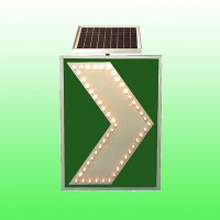 公路弯道线形诱导标志 同步太阳能诱导标志led交通标志齐全